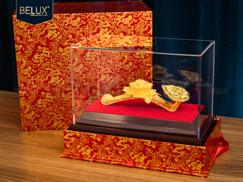 Gậy Như Ý Hoa dát vàng cát 15x5.5x5cm